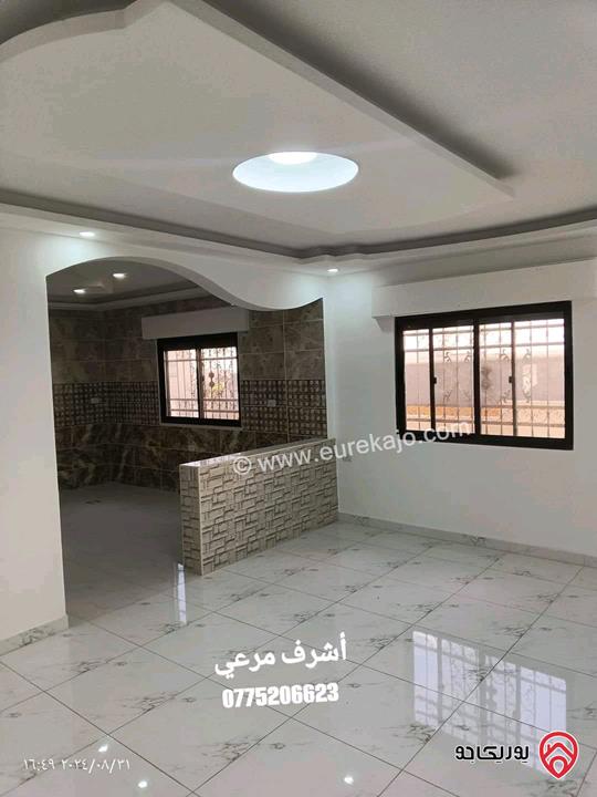 شقة طابق ارضي مساحة 150م مع ترس 150م لم تسكن للبيع في الزرقاء الجديدة