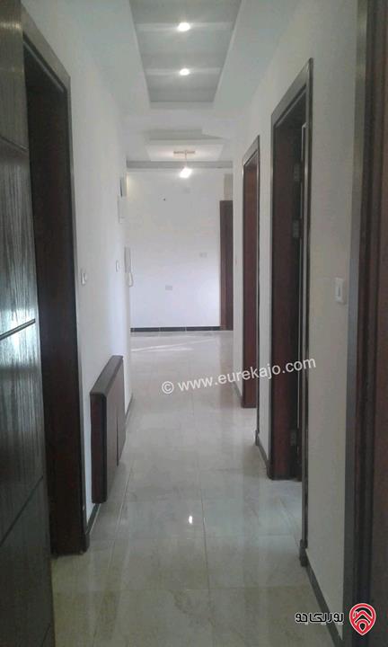 شقة فارغة طابق ثالث مساحة 130م للايجار في عمان - مرج الحمام 