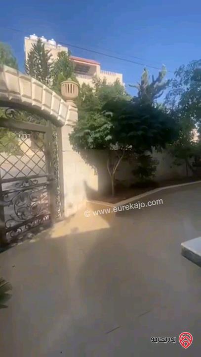 فيلا دوبلكس مساحة 490م على أرض 310م للبيع في الزرقاء