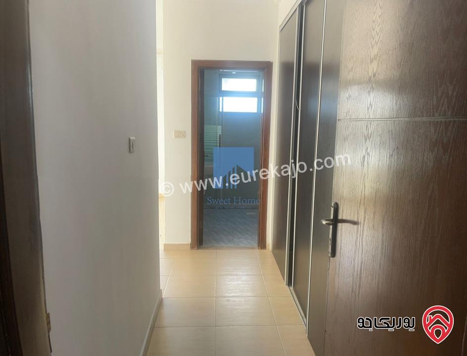 شقة شبه ارضية مساحة 188م مع ترس 30م تشطيب سوبر ديلوكس للبيع في عمان - خلدا