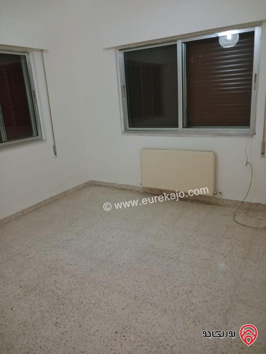 شقة مساحة 140م طابق ثالث للإيجار في عمان -  شارع المدينة المنورة 