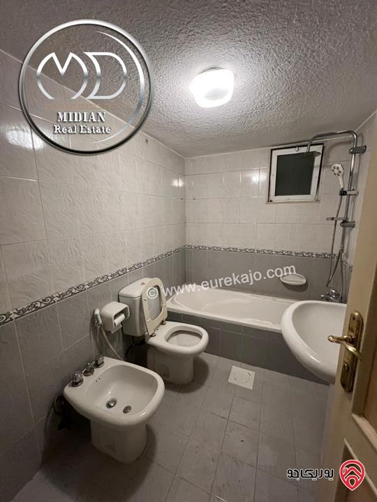 شقة للبيع في عمان - ام اذينة مساحة 135م طابق ثالث سوبر ديلوكس تصلح للاستثمار بسعر مميز