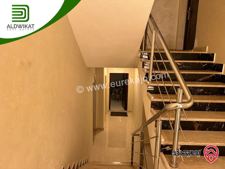 شقة شبه ارضي مفروشه للبيع في عمان - تلاع العلي المساحة الداخلية 81م والخارجية 33م موقع هادىء تشطيب حديث