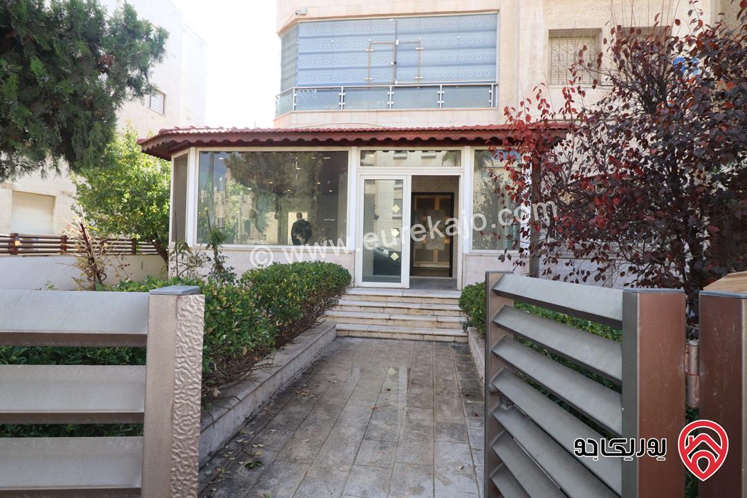 شقة فاخرة أرضية مساحة 240م داخلي و 100م خارجي للايجار في عمان - الصويفية