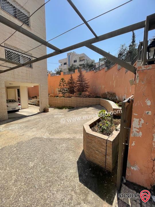 منزل مستقل مساحة 847م على أرض 960م للبيع في عمان - طبربور