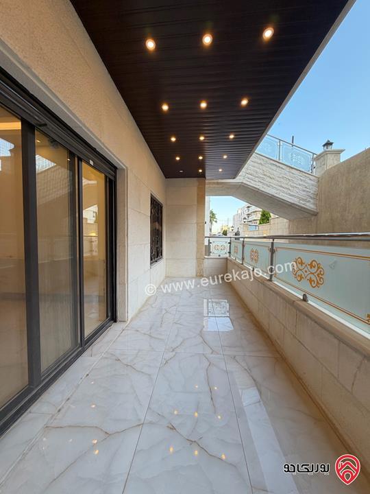 شقة طابق ارضي مساحة 236م مع ترس 40م سوبر ديلوكس للبيع في عمان - الجبيهة/ام زويتينة