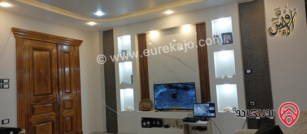 فيــلا فـاخرة طـابقـين مساحة 400م على أرض 723م للبيــع في الزرقاء الصحفـييـن 