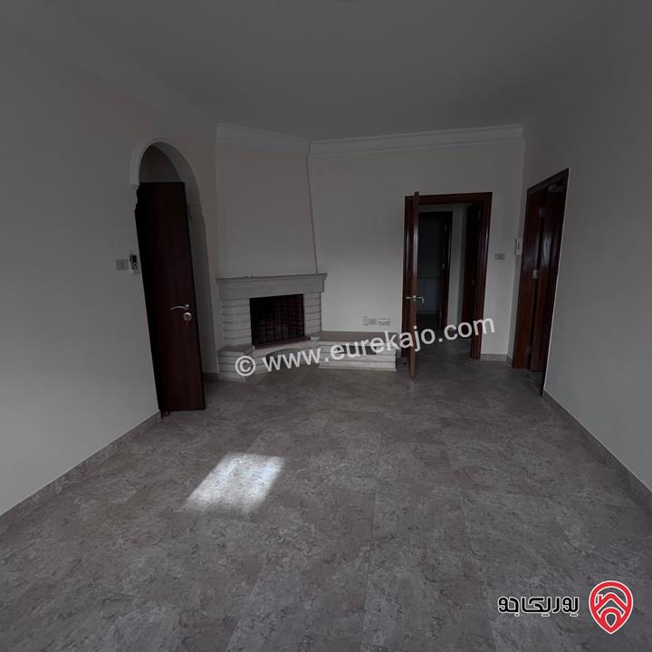 شقة مميزة طابق ثاني مساحة 200م للايجار في عمان - دير غبار