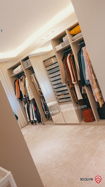 شقة طابق ثالث دوبلكس مساحة 207م للبيع في اربد - الراهبات الوردية