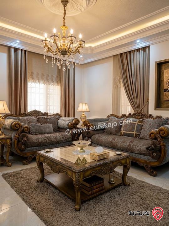 فيلا مساحة 385م على أرض 245م للبيع في الزرقاء - جبل طارق