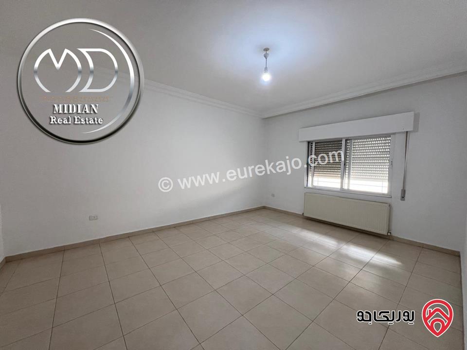 شقة شبه ارضي للبيع في عمان - ضاحية الرشيد مساحة 240م جديدة لم تسكن بسعر مميز جداً