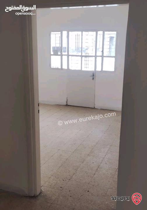 شقة طابق اول مساحة 120م للايجار في الزرقاء - شارع الملك عبدالله