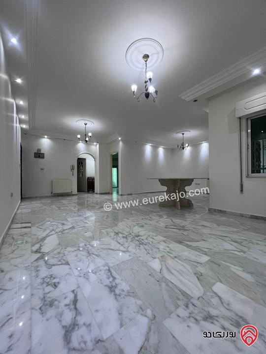 شقة شبه ارضية مساحة 235م للايجار في عمان - الرابية 