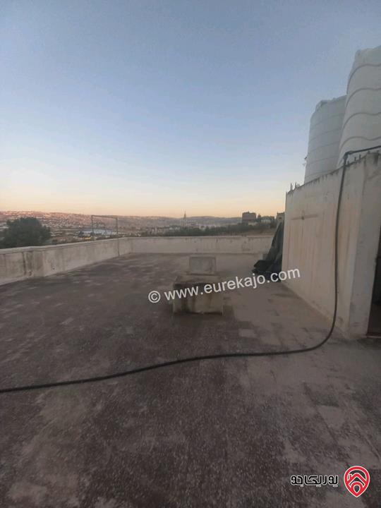 فيلا مساحة 500م على أرض 1900م للبيع في عمان - منطقة ام الدنانير 