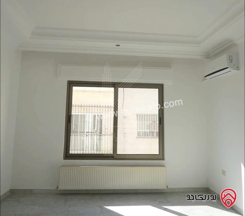 شقة مميزة طابق ثالث مساحة 240م للبيع في عمان - الكرسي