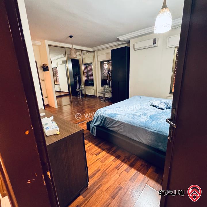 شقة مفروشة طابق ثاني مساحة 127م تشطيب راقي للإيجار في عمان - حي الكرسي من المالك مباشرة 
