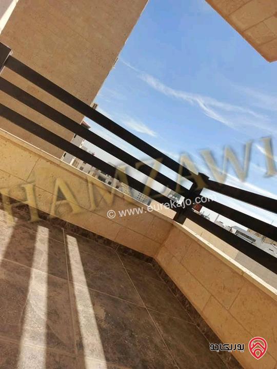 شقة فارغة طابق أرضي مساحة 220م داخلي و 50م خارجي للايجار في عمان - البنيات 