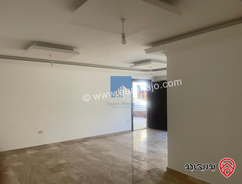 شقة شبه ارضية مساحة 188م مع ترس 30م تشطيب سوبر ديلوكس للبيع في عمان - خلدا