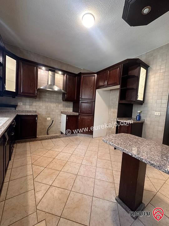 شقة طابق أرضي مساحة 200م للايجار في عمان - خلدا 