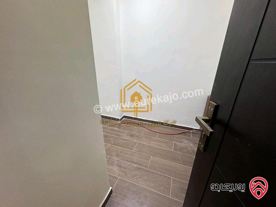 شقة سوبر ديلوكس طابق شبه ارضي مساحة 200م داخلي و 100م خارجي للايجار في عمان - طريق المطار 