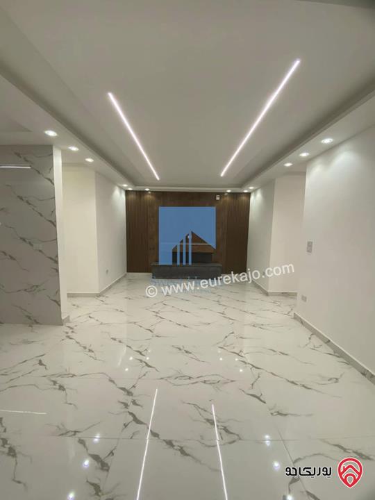 شقة فاخرة للبيع في عمان - خلدا قرب إشارة البنك العربي ومركز زها 220م مع ترسات 300م لم تسكن