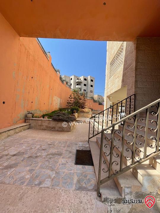 منزل مستقل مساحة 847م على أرض 960م للبيع في عمان - طبربور