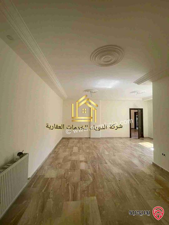 شقة فارغة طابق ثالث مساحة 180م للإيجار في عمان - الرابية