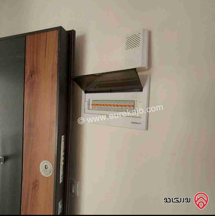 شقة طابقية سوبر ديلوكس طابق ثالث مساحة 160م الواجهة الرئيسية جنوبية شرقية العمارة 7 شقق فقط وعلى شارعين كامل الخدمات للبيع في جبل المنارة شارع الوسيلة 