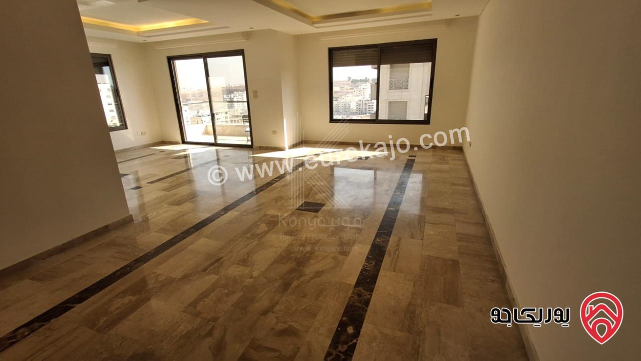 شقة مميزة طابق ثالث مساحة 190م مع روف 25م وترس 120م للبيع أو للايجار في عمان - دير غبار