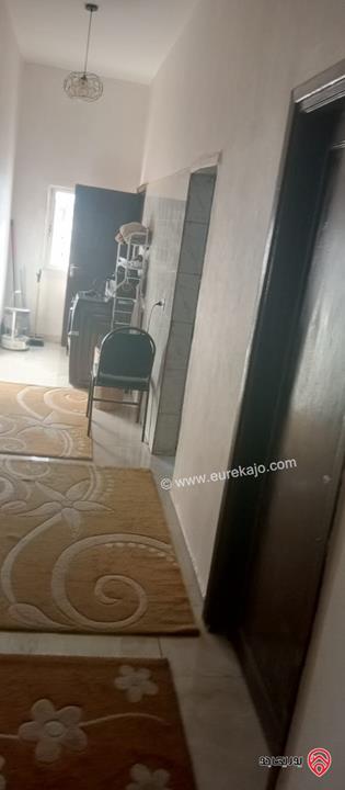 شقة طابق أول مساحة 224م للبيع في الزرقاء حي الامير عبد الله