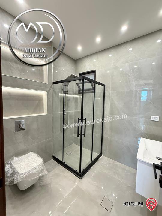 شقق شبه أرضي للبيع في عمان - حي الصحابة مساحات 220م & 240م مع تراسات و حدائق تشطيبات ديكورات فاخرة جديدة لم تسكن