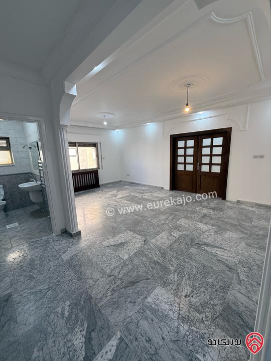 شقة طابق ثاني مساحة 190م للايجار في عمان - دير غبار 