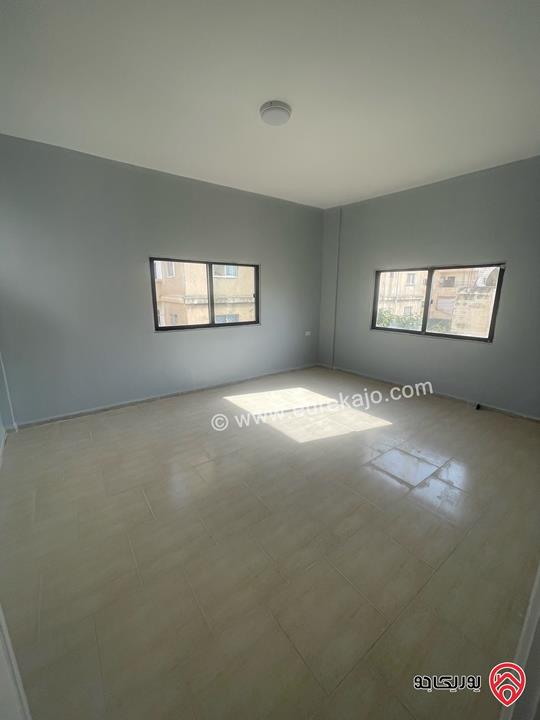 شقة طابق ثاني فني مساحة 143م للبيع المستعجل في اربد 