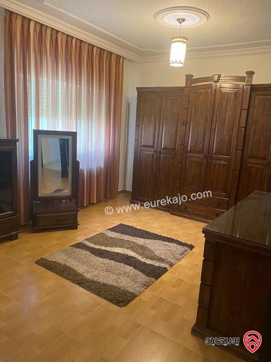 شقة ديلوكس طابق اول مساحة 205م للبيع في عمان - الرابية