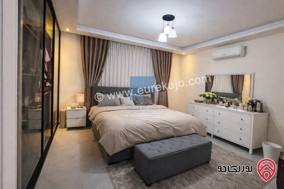 شقة فاخرة طابق ثالث مع روف دوبلكس مساحة 229م للبيع في عمان - الجندويل