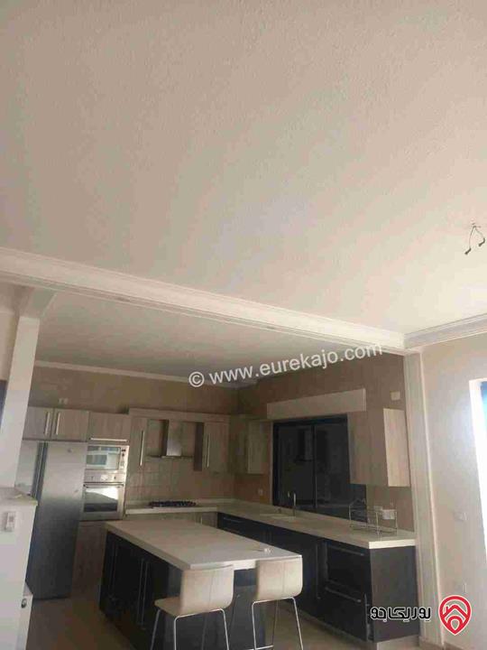 شقة طابق ثاني مساحة 213م للبيع في عمان - خلدا 