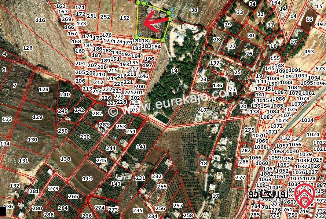 ارض مساحة 5 دونم للبيع من أراضي السلط واجهة على شارع 20م بجانب مخيم الحسين للشباب