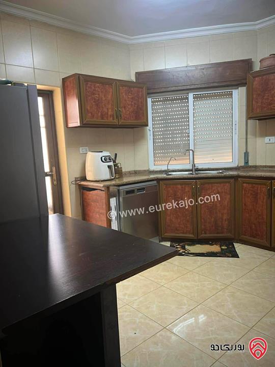 شقة مميزة طابق أرضي دوبلكس مساحة داخلية 220م ومساحة خارجية 190م للبيع في عمان - القويسمة