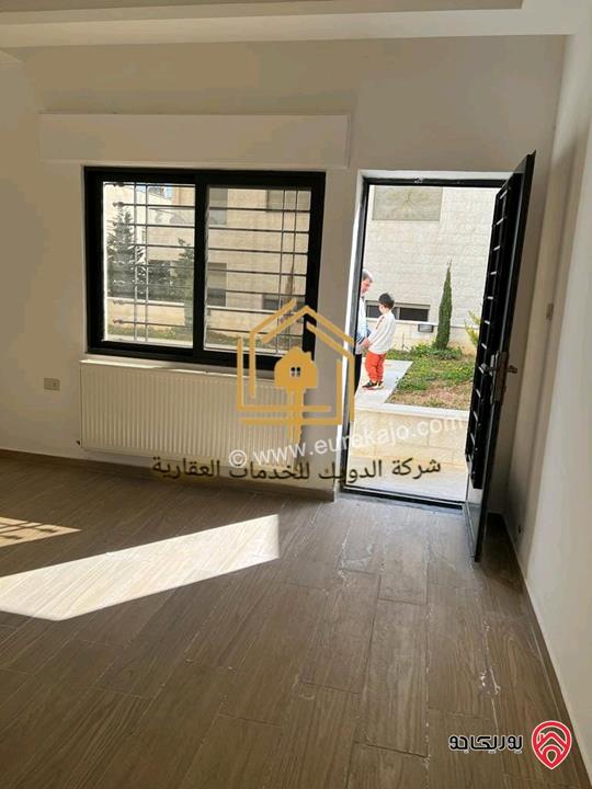 شقة فارغة طابق ارضي مساحة 150م مع ترس 150م للإيجار في عمان - خلدا 