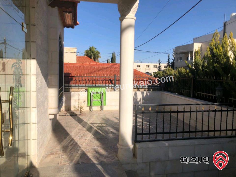 فيلا مساحة 250م على أرض 523م للبيع بسعر مناسب في عمان - ابو علندا /اسكان الكهرباء 
