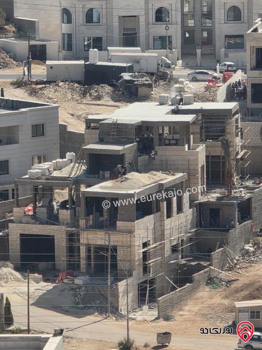 فيلاعدد 2 مساحة البناء 500م لكل فيلا على أرض المساحة الكلية 1 دونم للبيع في عمان - دابوق 