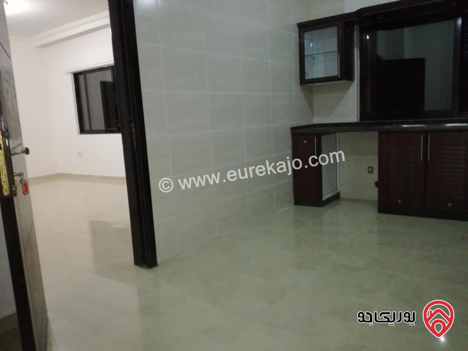 شقة طابق ثاني مساحة 120م للبيع في عمان - الزهور خلف شارع الاذاعة والتلفزيون 