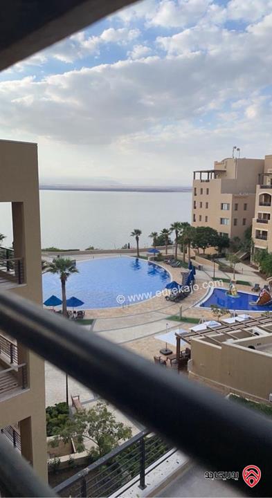 شقة مميزة مفروشة فرش كامل مساحة 155م مع اطلالة خلابة على البرك والبحر للبيع داخل منتجع سمارة البحر الميت