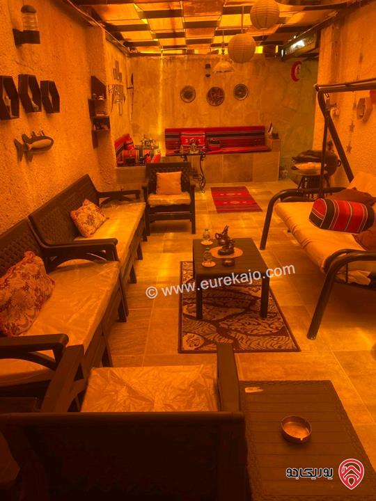 فيلا مكونة من 3 طوابق مساحة البناء 120م لكل طابق على أرض 250م للبيع في عمان - ابو نصير