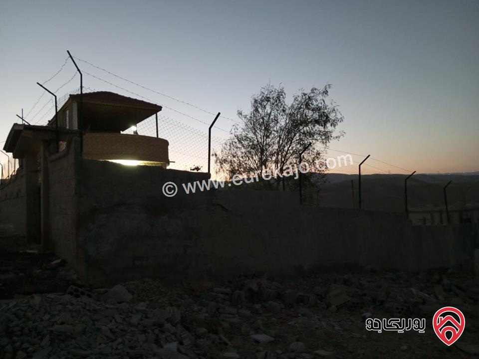 مزرعة مساحة البناء 75م على أرض 391م للبيع في البحر الميت بمنطقة الكرامة بسعر مناسب