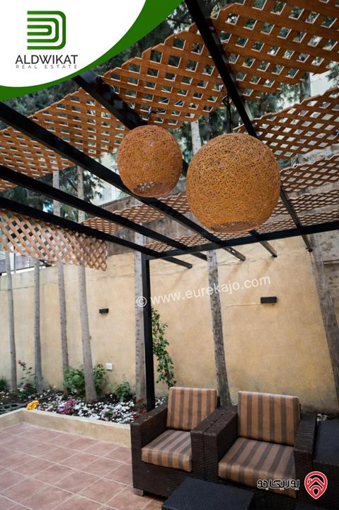 شقة شبه ارضي مفروشه للايجار في عمان - عبدون مساحة داخليه 186م والحديقة 100م موقع مميز تصلح للسفارات والهيئات الدبلوماسية