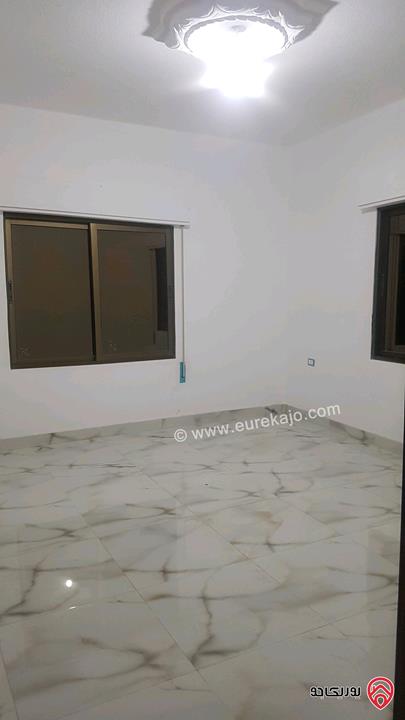 شقة سوبر ديلوكس مساحة 100م طابق ثالث للايجار في عمان - طبربور