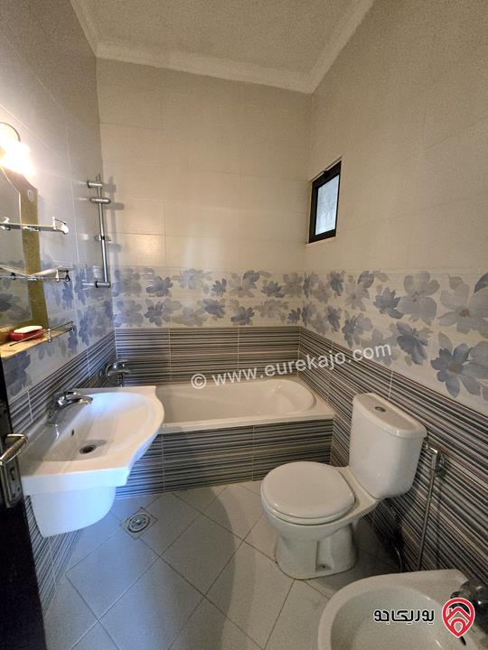 شقة مفروشة مساحة 220م طابق ثالث للإيجار في عمان - أم السماق