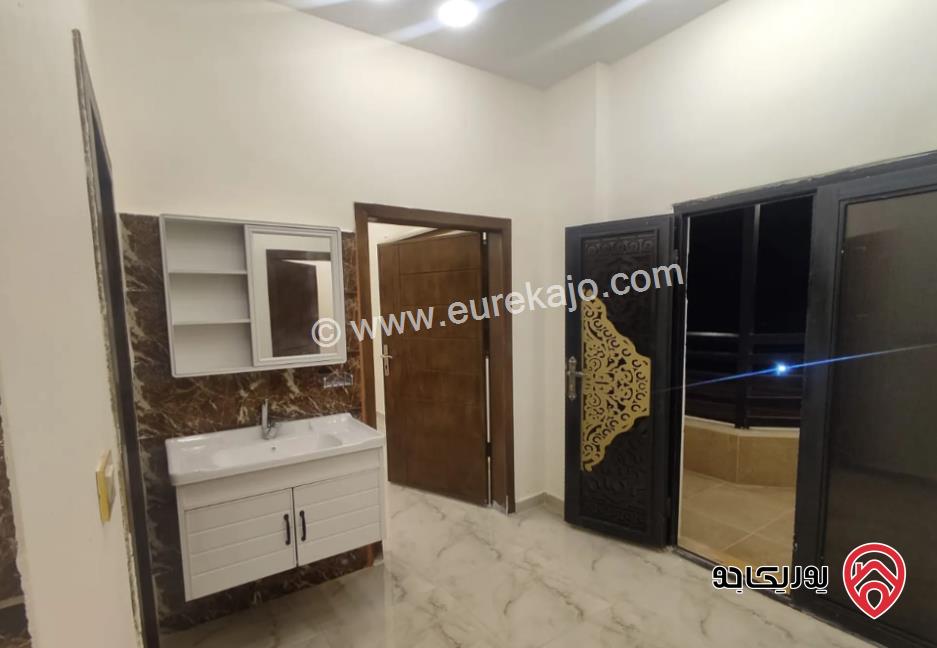 مزرعة مساحة الأرض 3400م والبناء 150م للبيع في الزرقاء - غريسا	
