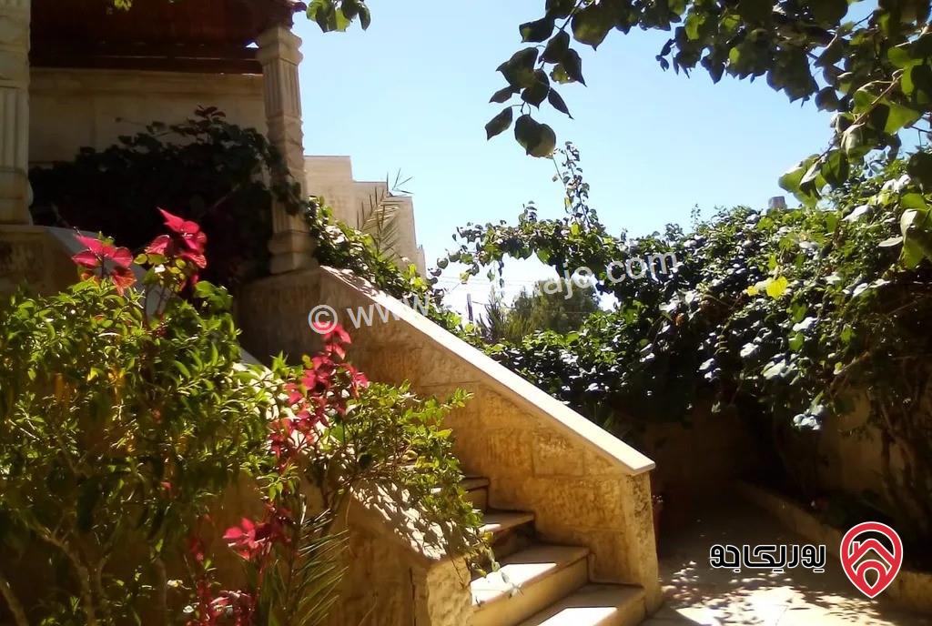 شقة أرضية مساحة 207م داخلي و 150م خارجي للبيع في عمان - دير غبار